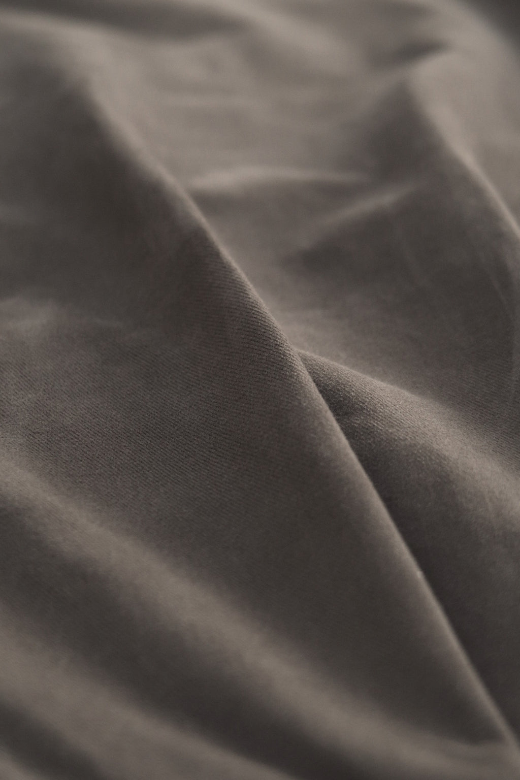 PANTALON PINZAS BALLOON GRIS