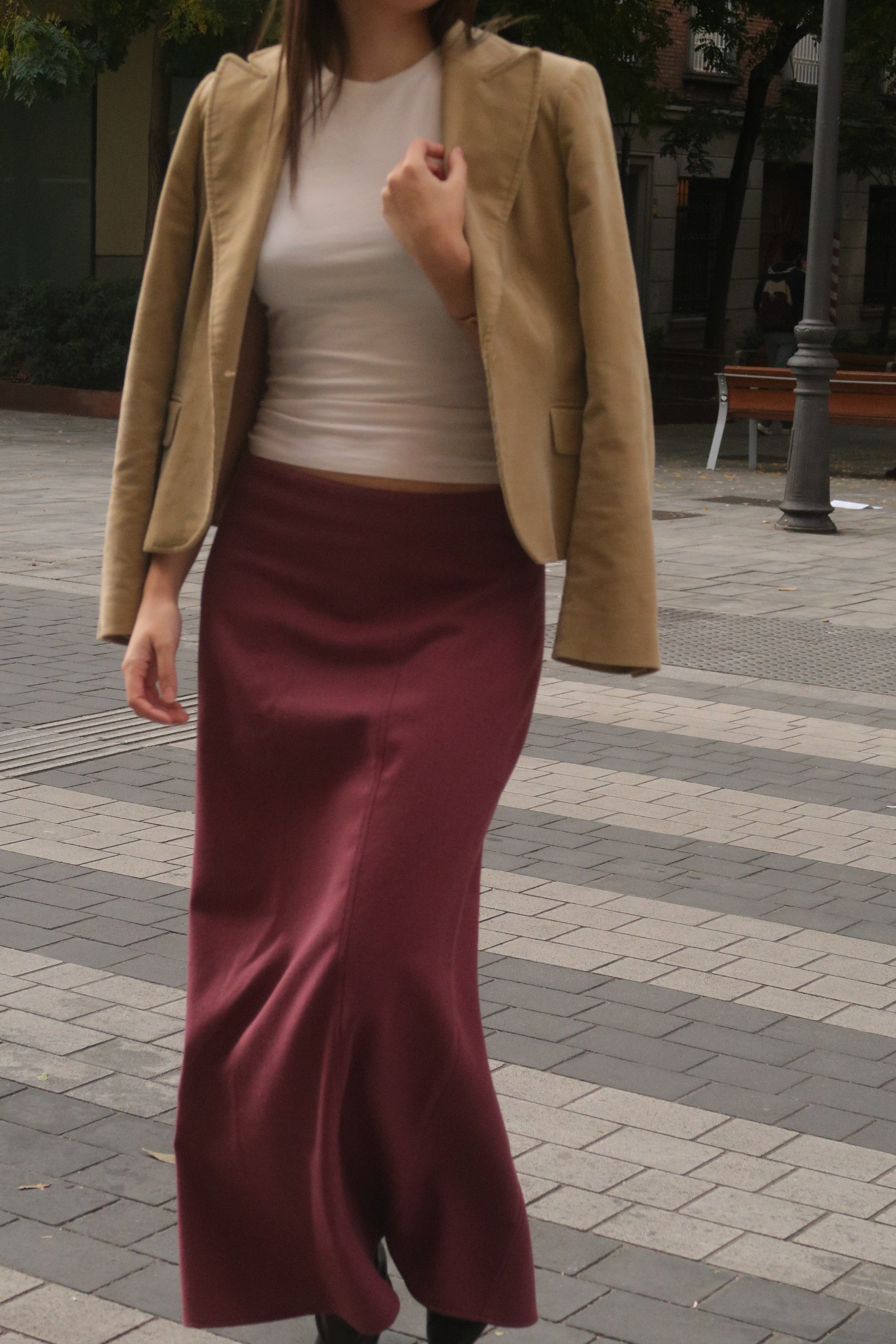 FALDA LARGA CON COSTURAS ROSA