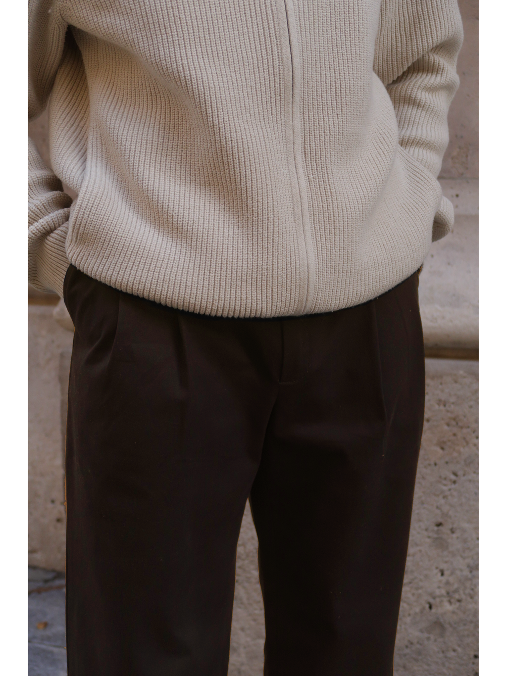 PANTALON PINZAS RECTO MARRON