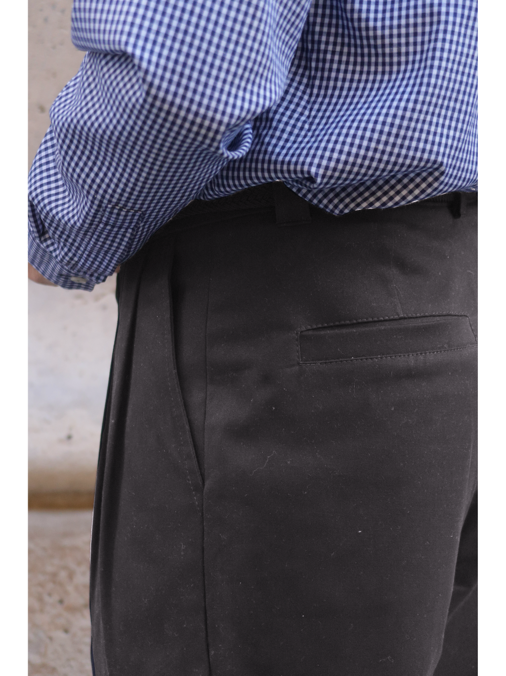 PANTALON PINZAS RECTO GRIS