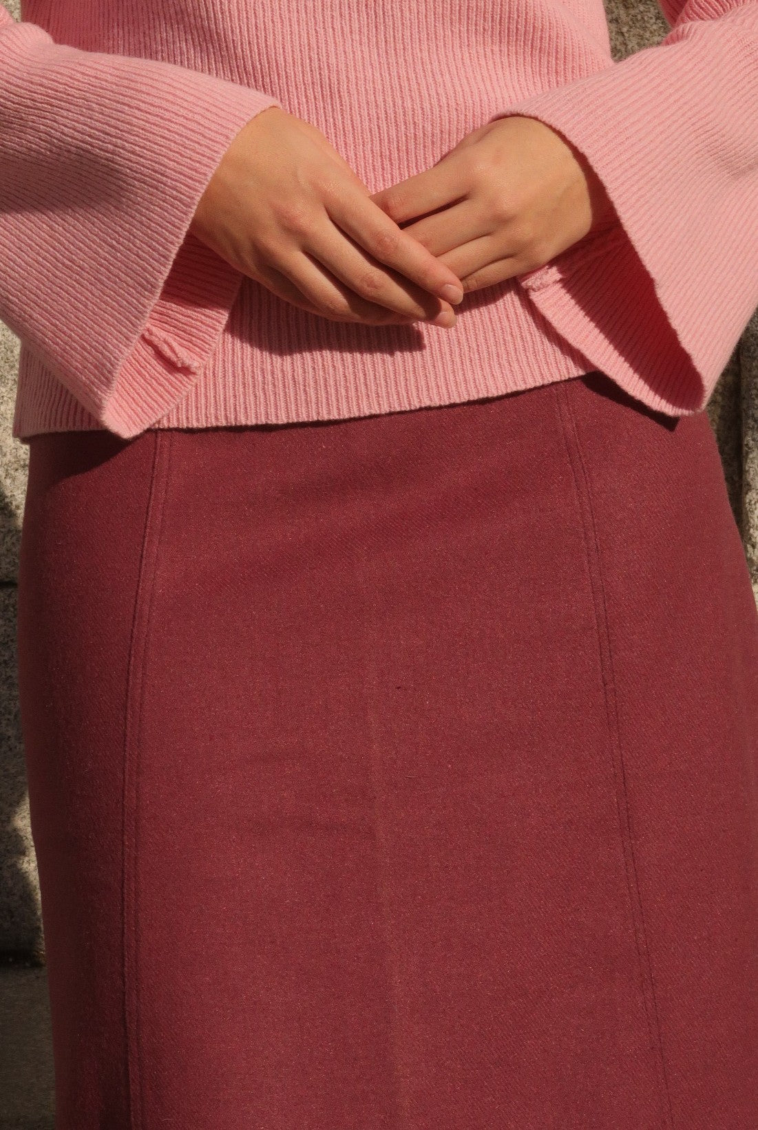 FALDA LARGA CON COSTURAS ROSA