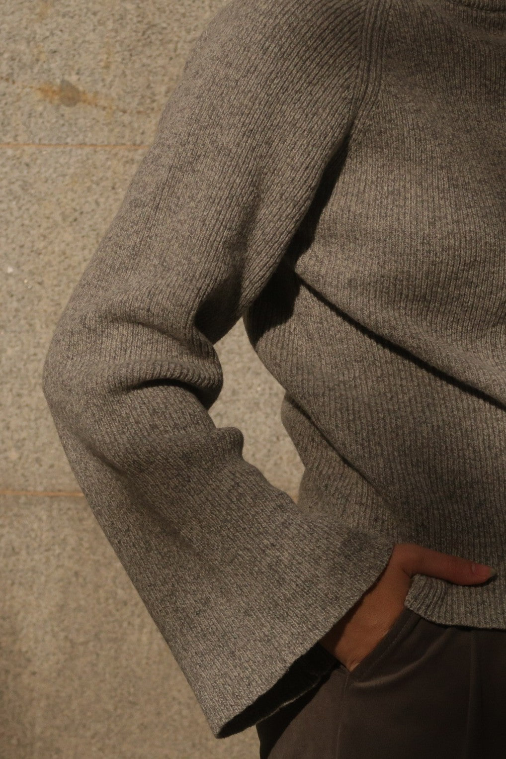 JERSEY PUNTO CUELLO SUBIDO GRIS