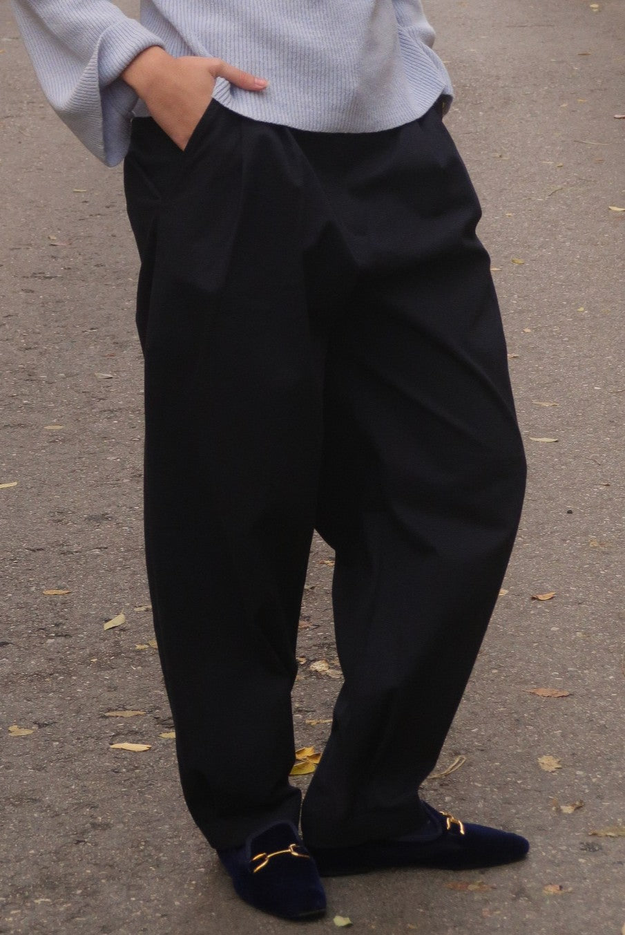 PANTALON PINZAS BALLOON AZUL MARINO