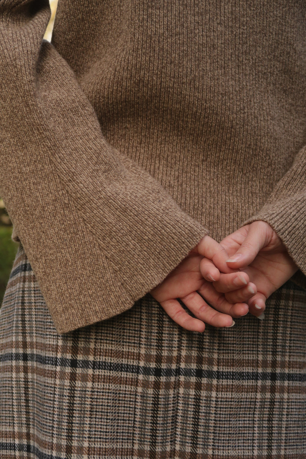 JERSEY PUNTO CUELLO SUBIDO MARRON