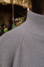 JERSEY PUNTO CUELLO SUBIDO AZUL CELESTE