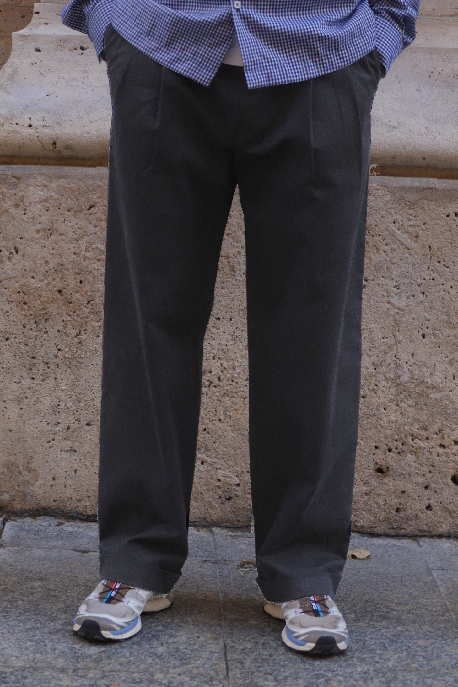 PANTALON PINZAS RECTO GRIS