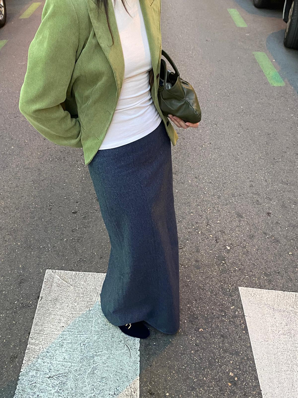 FALDA LARGA CON COSTURAS AZUL RAYA